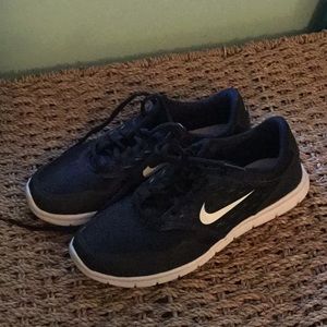 Nike tennis shoes